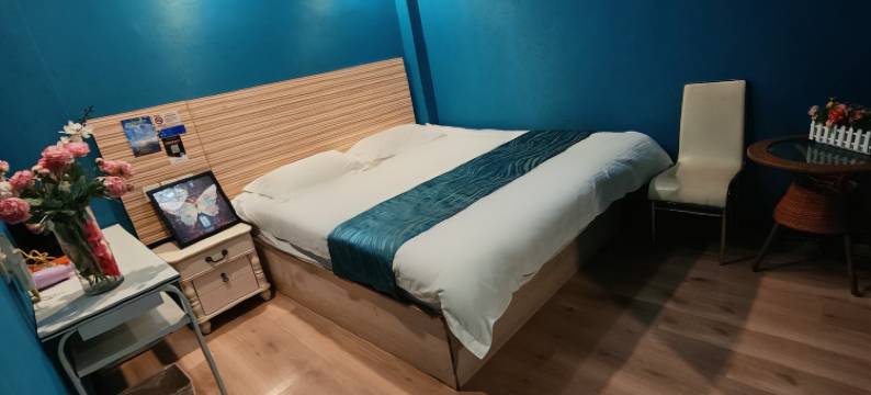 都市宝地酒店(青岛台东啤酒街广饶路地铁站店)图片