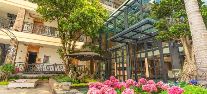 蒙自海伦城市花园酒店(南湖公园新天地步行街店)图片