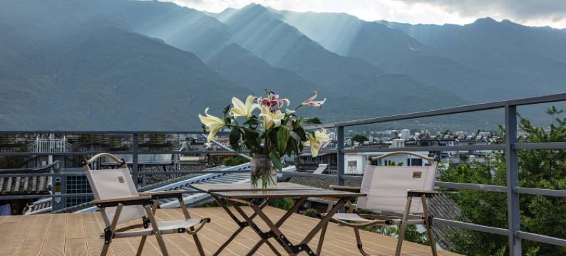 大理古城人民路花照影客栈图片