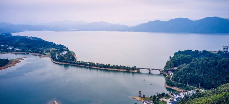 黄山山水度假酒店(太平湖风景区店)图片