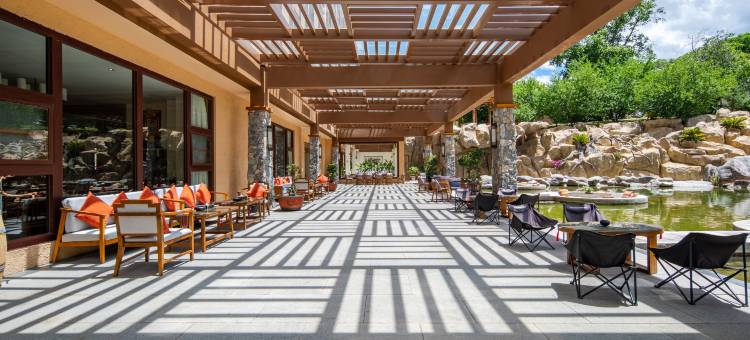 芒康云曲庄园酒店图片