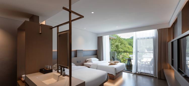 西桃咖啡民宿(老君山云景索道店)图片