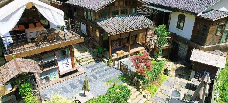 灰度艺舍·畔溪民宿(梅岭神龙潭店)图片