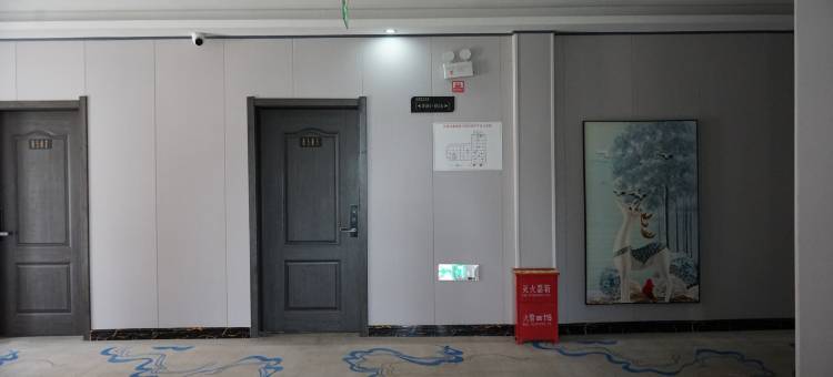 拜城鑫城假日酒店图片