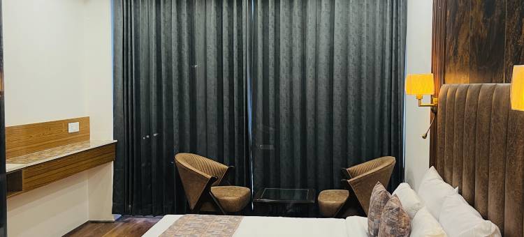 天际线酒店，马拉里- 步行至购物街，中央供暖(Hotel Skyline Manali Walking to Mall Road Centrally Heated)图片