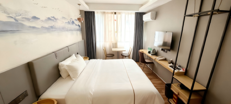 泰华时尚酒店(深圳华强北燕南地铁站店)图片