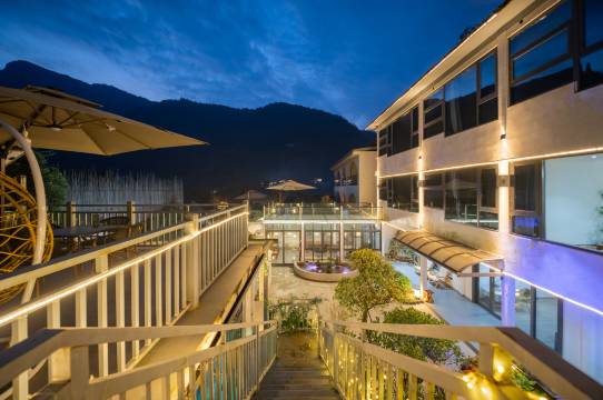 青城山既见山居亲子私汤民宿(青城后山店)图片