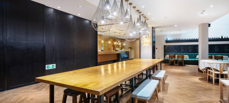 华亭四季大酒店(铜陵第十中学长江中路店)图片