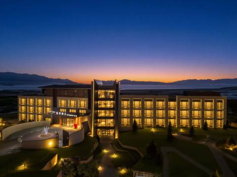 赛里木湖逸扉酒店