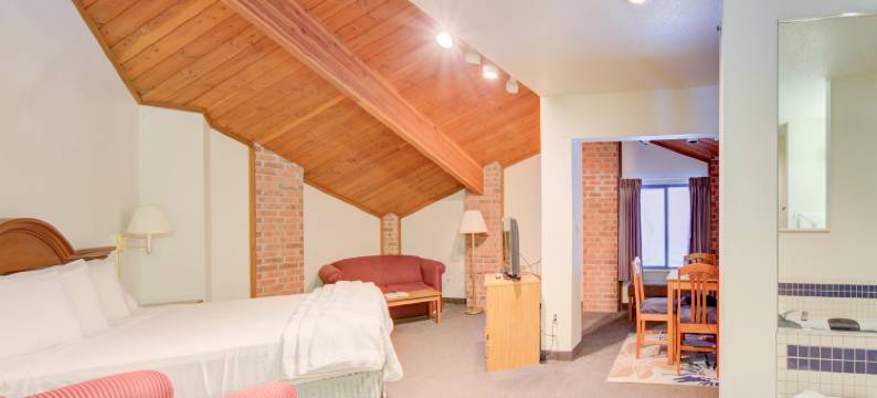 Capital O Amerihost Inn and Suites Fulton Hwy 54 MO图片