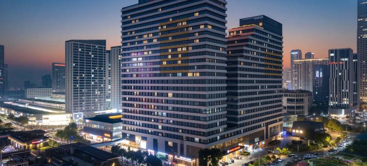 南昌NGNG酒店(红谷滩万达广场卫东地铁站店)图片