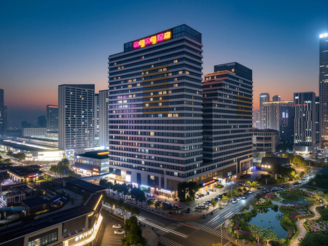 南昌NGNG酒店(红谷滩万达广场卫东地铁站店)