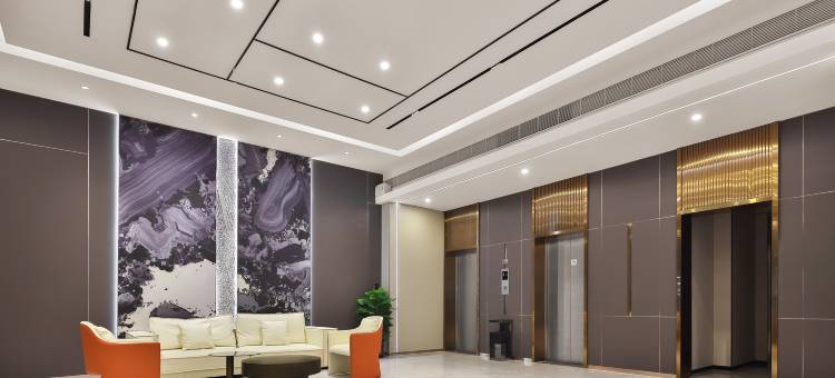 新卓成大酒店(云浮益华广场蟠龙天湖店)图片