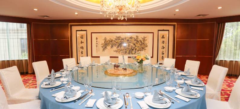 东阳花园大厦酒店(花园商业中心横店通用机场店)图片