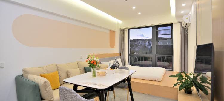 抚仙湖南燕度假酒店(月亮湾湿地公园店)图片