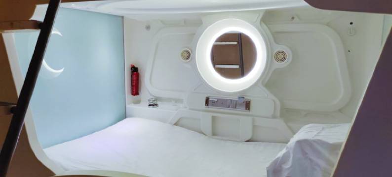 余姚筑梦者太空舱客栈(胜山西路店)图片