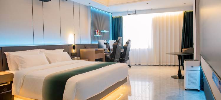 叶与晨电竞电影酒店(火车站万达广场店)图片