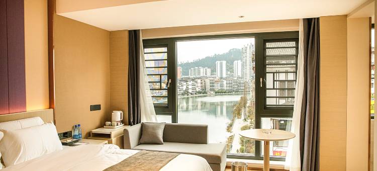 江畔雅居酒店(绥宁县政府店)图片