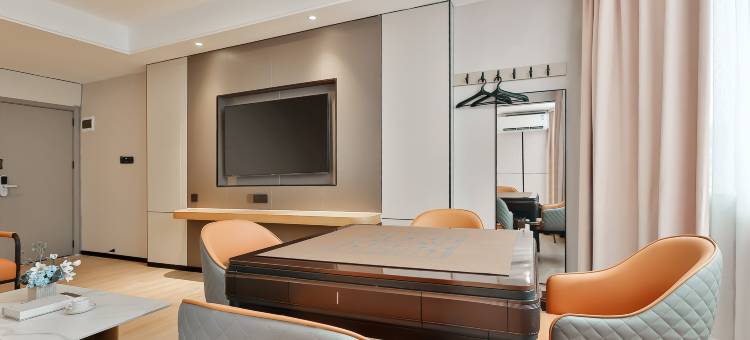 新卓成大酒店(云浮益华广场蟠龙天湖店)图片