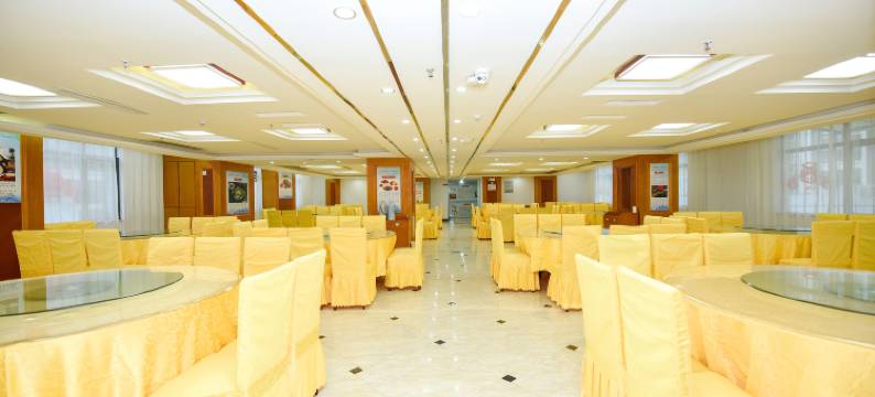 欧曼国际酒店(天堂寨店)图片