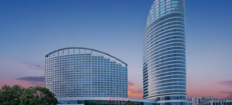 句容余坤墨尔顿大酒店图片