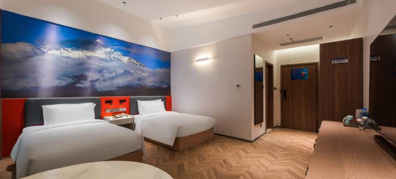 万信至格酒店(西安咸阳国际机场际华冰雪店)图片