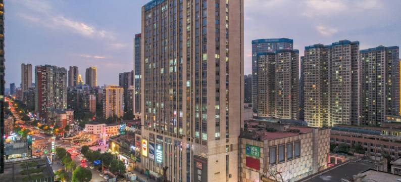 轻舟酒店(银盆岭万达广场六沟垅地铁站店)图片