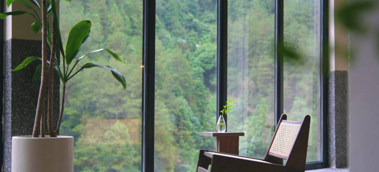 七封信·逅山非遗研学文化民宿(西江千户苗寨观景台店)图片