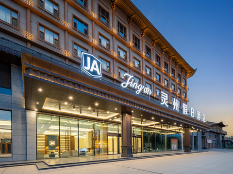 璟岸灵州假日酒店(灵武店)
