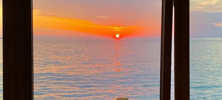 蔚莱海景酒店(三亚湾椰梦长廊凤凰机场店)图片