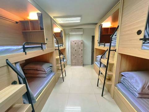 美家青年旅社((观音桥步行街拓展大厦店)