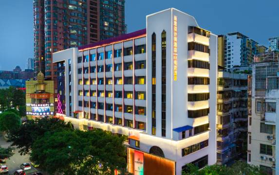 KK电竞酒店(梧州市政广场店)