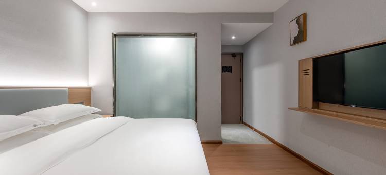 六居·云筑公寓(江门三十三墟街东湖公园店)图片