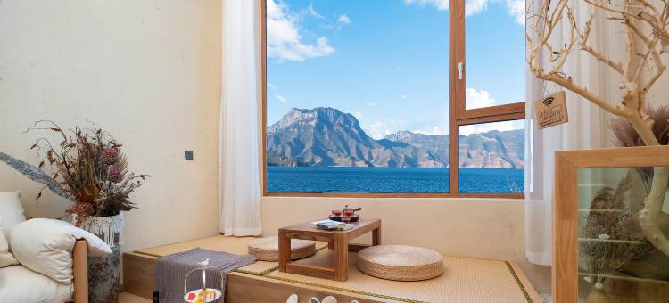 泸沽湖水天壹舍loft湖景度假酒店图片
