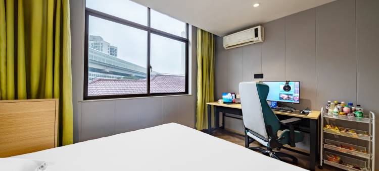 爱电竞酒店(上海江川路地铁站店)图片