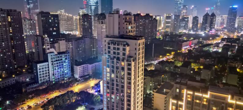 南昌秋水广场藤王阁江景酒店(红谷滩万达广场店)图片