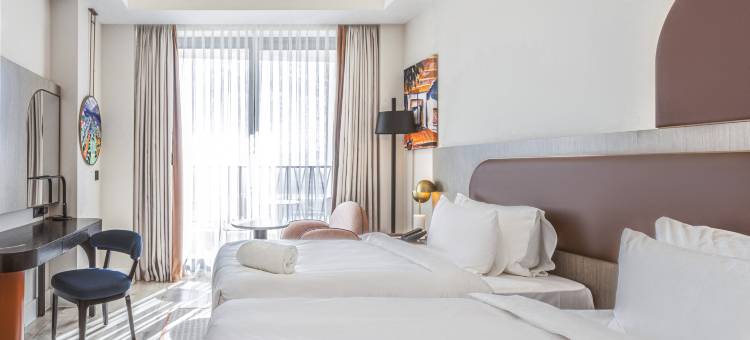 萨维茨基广场.(Savitsky Plaza)图片