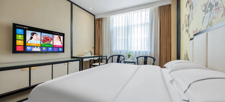 瑞丽蕾巍酒店(瑞丽财富广场旅游步行街店)图片