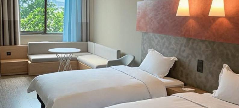 广州EBC公寓(永旺梦乐城番禺广场地铁站店)图片