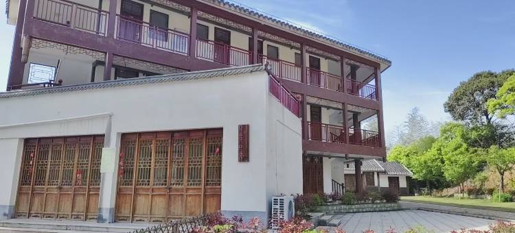 唐孙八沙白度假山庄图片