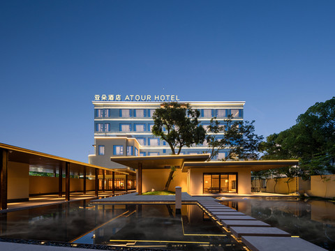 台州临海台州府城人民路亚朵酒店