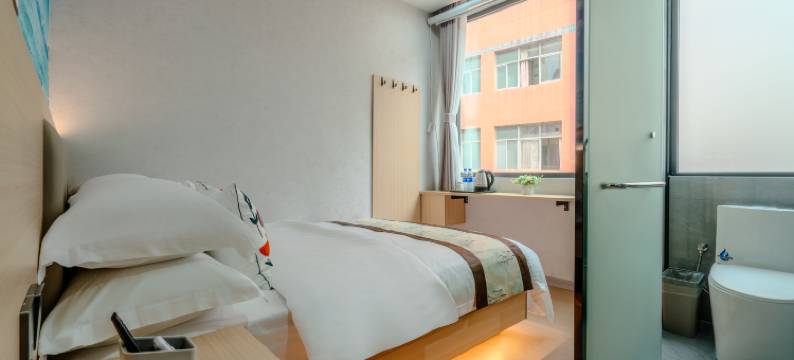 君怡酒店(昆明火车站双桥夜市风情店)图片