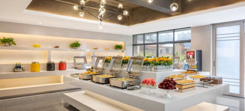 虔美国际酒店(会昌戏剧小镇店)图片