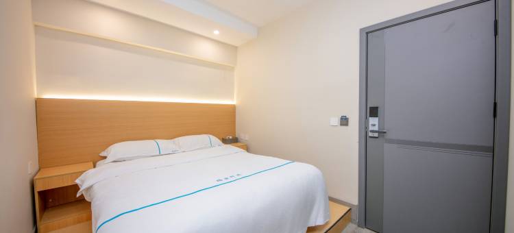 德阳玛吉阿米客栈(五洲广场工程大学店)图片