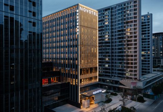 淄博新宏程诺富特酒店外景图