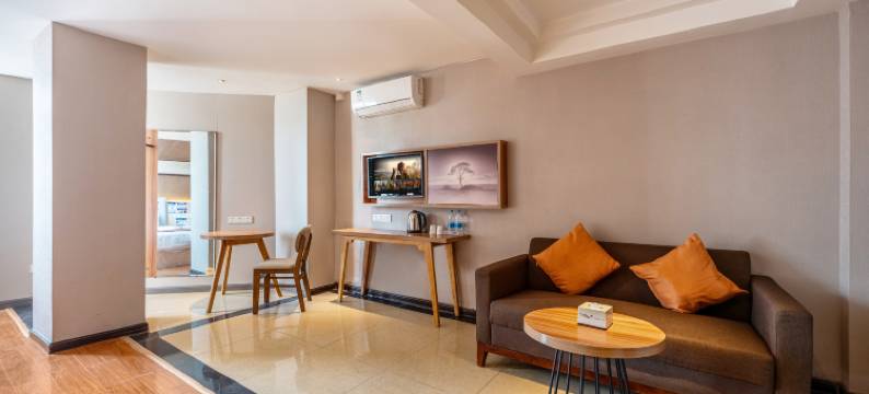 亚欢酒店(广州白云钟落潭地铁站店)图片