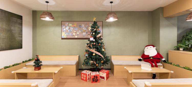 登巴客栈(虹桥机场九亭地铁站店)图片