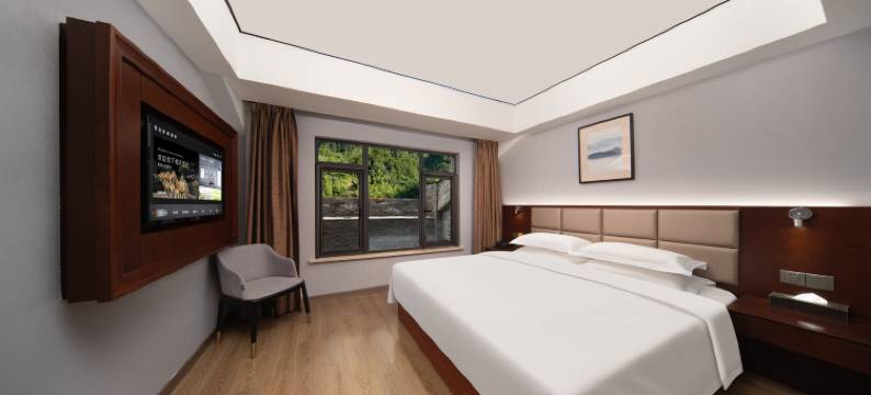 铂逸梦秦酒店(横店梦幻谷店)图片