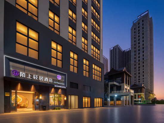 陌上轻居酒店(昆明高铁南站七彩云南第壹城店)