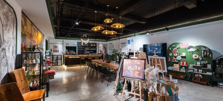 西高地艺术民宿酒店(甲秀楼大十字广场店)图片